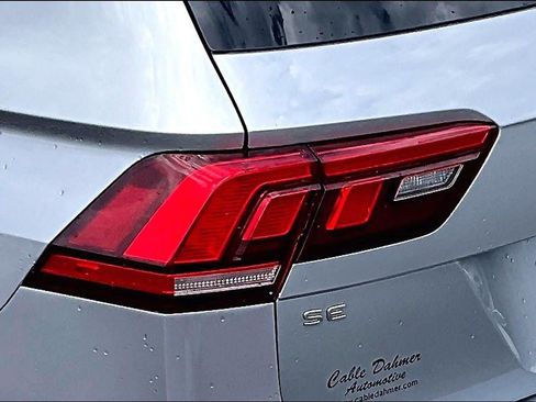 Used 2023 Volkswagen Tiguan SE w/ Panoramic Sunroof Package FWD image 29