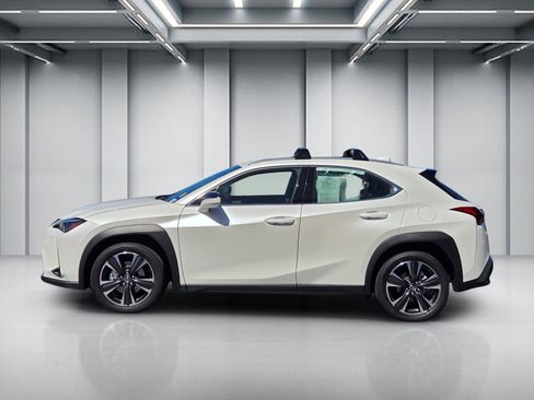 Certified 2025 Lexus UX 300h FWD w/ Accessory Package (Z2) image 7