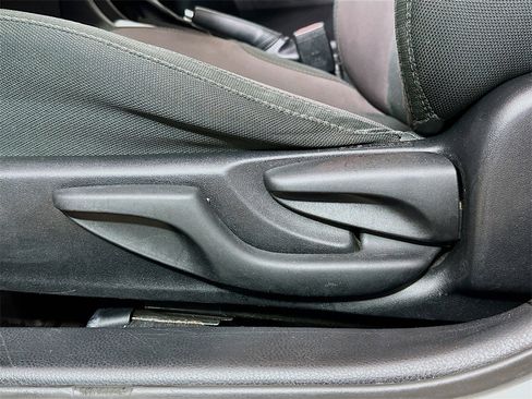 Used 2017 Toyota Corolla LE image 22