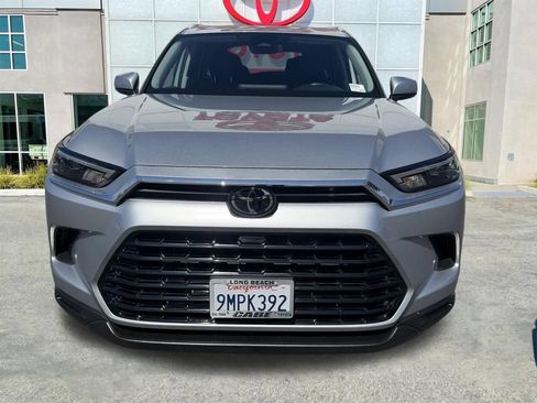 Used 2024 Toyota Grand Highlander FWD image 3