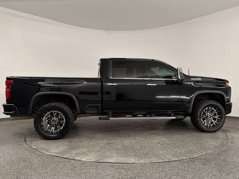 Used 2020 Chevrolet Silverado 3500 High Country w/ Technology Package AWD/4WD image 8