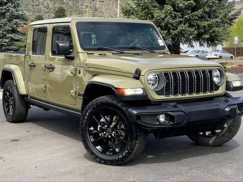 Certified 2025 Jeep Gladiator Sport image 34