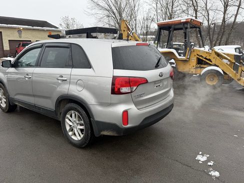 Used 2015 Kia Sorento LX image 6