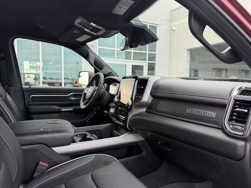 Used 2025 RAM 1500 Laramie w/ Sport Appearance Package AWD/4WD image 14