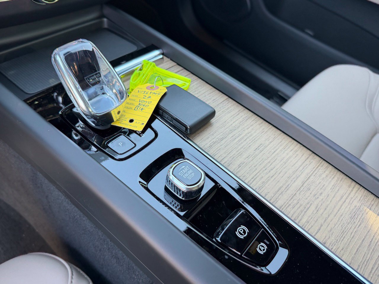 New 2027 Volvo XC60 B5 Core AWD/4WD image 10