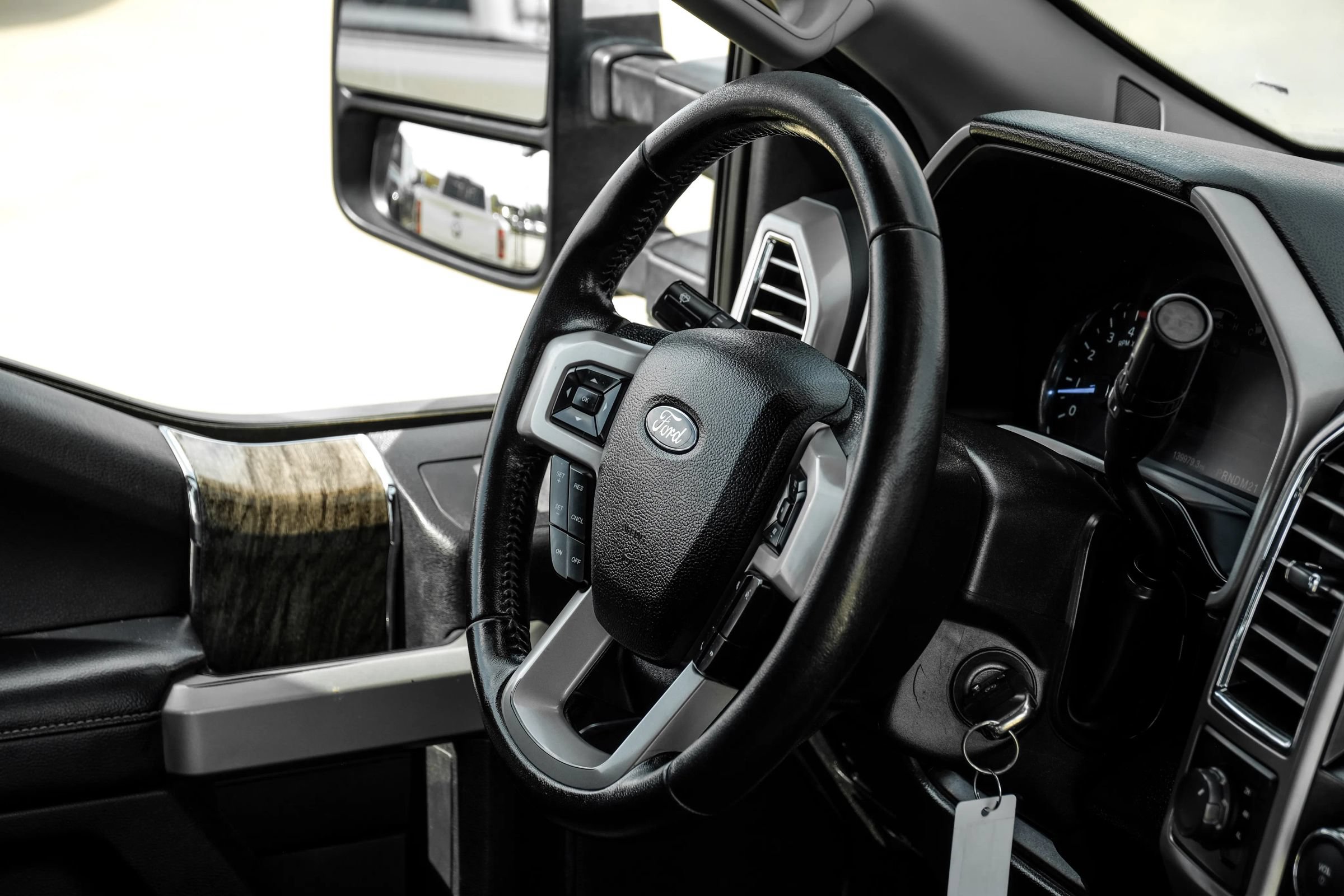 Used 2017 Ford F350 Lariat w/ Lariat Value Package AWD/4WD image 22