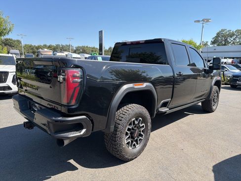 Used 2024 GMC Sierra 2500 AT4X AWD/4WD image 3