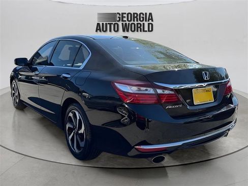Used 2017 Honda Accord EX-L image 10