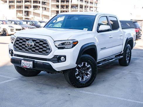 Certified 2023 Toyota Tacoma TRD Off-Road AWD/4WD image 1