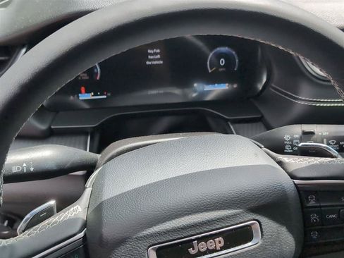 Certified 2025 Jeep Grand Cherokee Laredo X w/ Luxury Tech Group I AWD/4WD image 43
