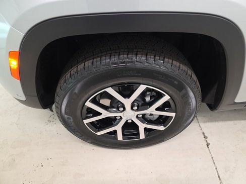 New 2025 Jeep Grand Cherokee Limited image 2