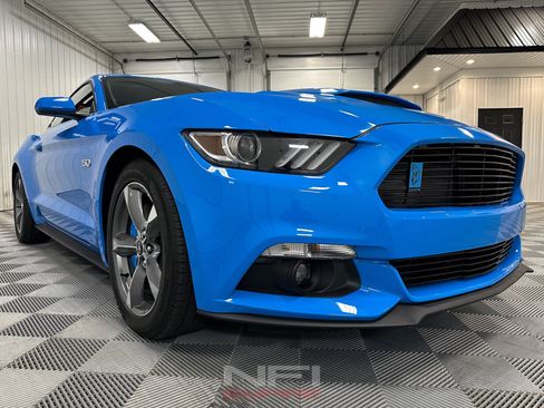 Used 2017 Ford Mustang GT RWD image 15