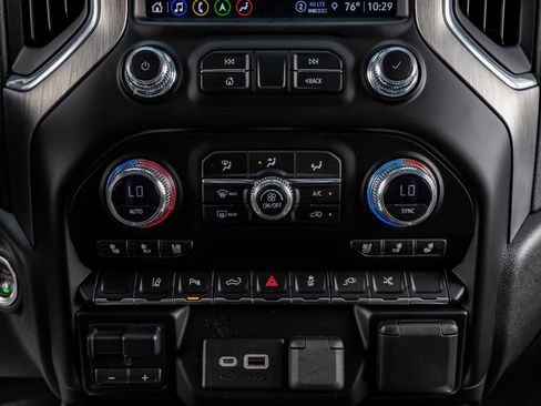 Used 2023 GMC Sierra 3500 Denali w/ Denali Ultimate Package image 27