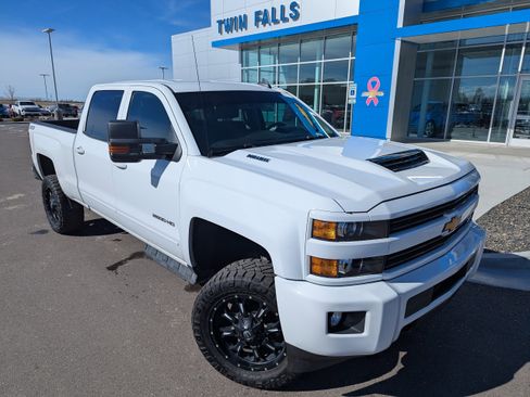 Used 2017 Chevrolet Silverado 2500 LT w/ LT Fleet Convenience Package image 4