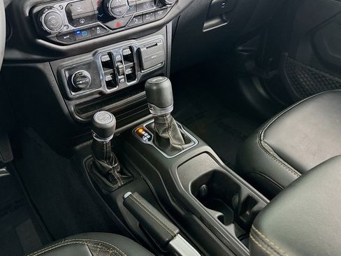 Used 2022 Jeep Wrangler Unlimited Sahara image 5