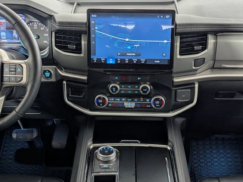 Certified 2024 Ford Expedition XLT RWD image 15