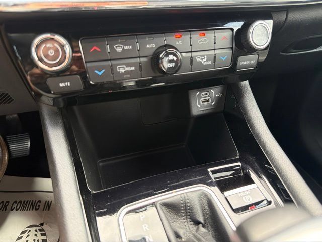 Used 2023 Jeep Compass Limited AWD/4WD image 31