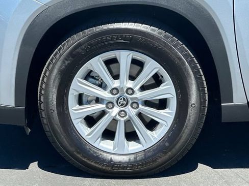 Certified 2025 Toyota Grand Highlander FWD image 32