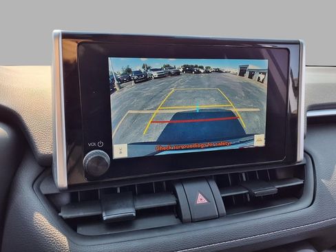 Used 2025 Toyota RAV4 XLE FWD image 6