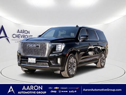 Used 2024 GMC Yukon XL Denali Ultimate AWD/4WD image 1
