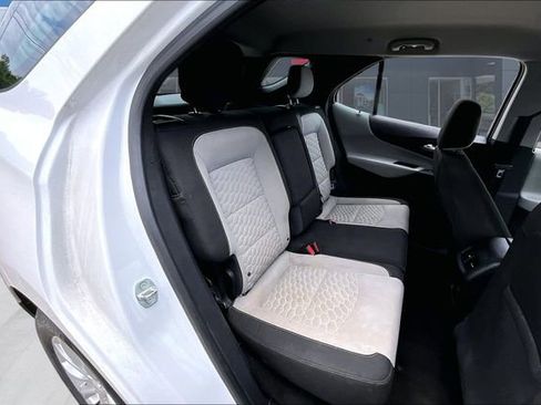 Used 2018 Chevrolet Equinox LS FWD image 23