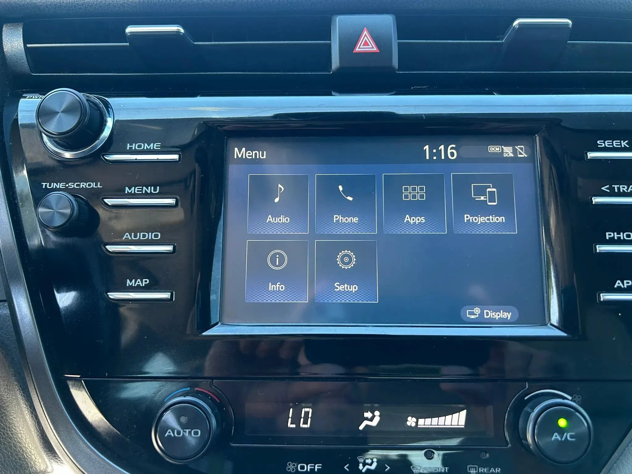Used 2019 Toyota Camry SE FWD image 21