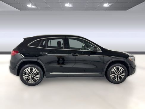 Certified 2025 Mercedes-Benz GLA 250 image 8