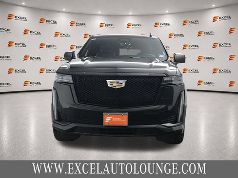 Used 2024 Cadillac Escalade ESV Sport AWD/4WD image 8