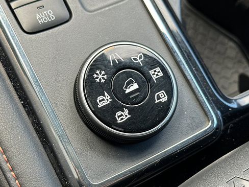 Used 2025 Nissan Pathfinder Rock Creek AWD/4WD image 33