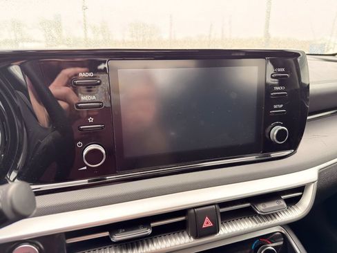 Used 2022 Kia K5 LXS image 31