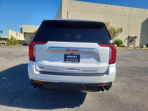 Used 2023 GMC Yukon XL Denali image 7