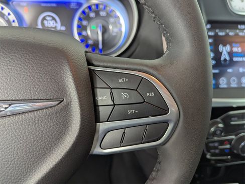 Used 2023 Chrysler 300 Touring image 23