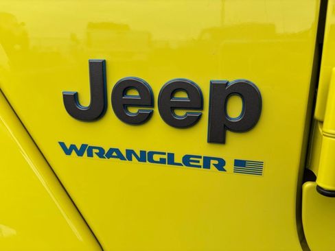 Used 2023 Jeep Wrangler Unlimited Rubicon 4xe w/ Cold Weather Group AWD/4WD image 31