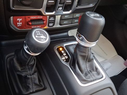 New 2026 Jeep Wrangler Unlimited Rubicon image 12