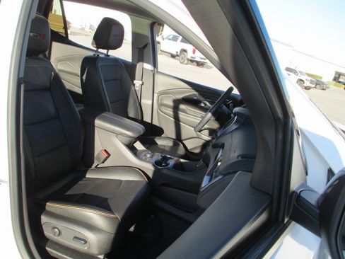 Certified 2024 GMC Terrain AT4 image 19