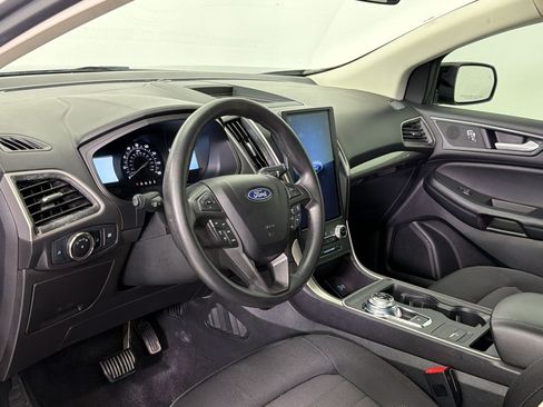 Used 2023 Ford Edge SE w/ Black Appearance Package AWD/4WD image 4