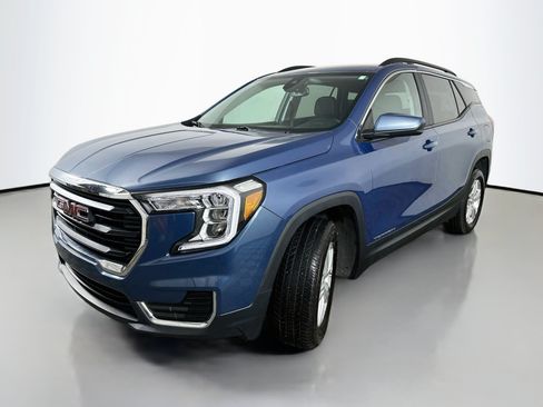 Used 2024 GMC Terrain SLE w/ Driver Convenience Package AWD/4WD image 3