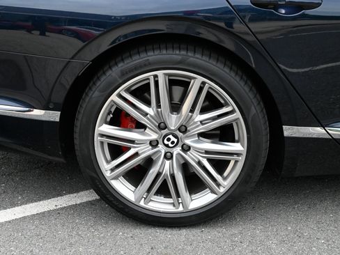 Used 2022 Bentley Flying Spur V8 AWD/4WD image 11