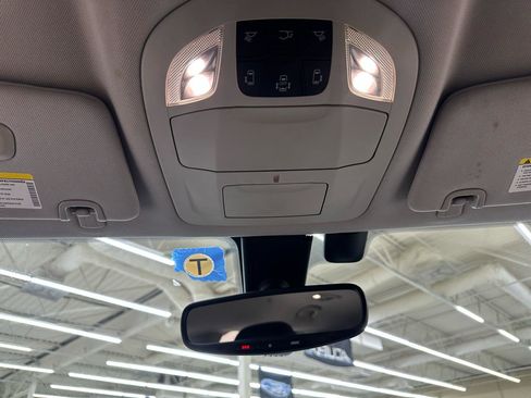 Used 2018 Chrysler Pacifica Touring-L Plus FWD image 31