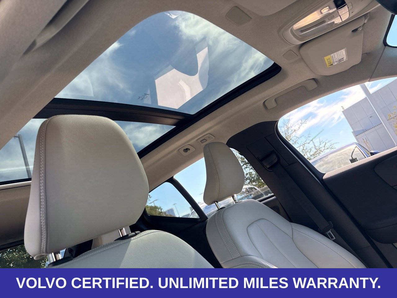 Certified 2025 Volvo XC40 B5 Plus AWD/4WD image 18