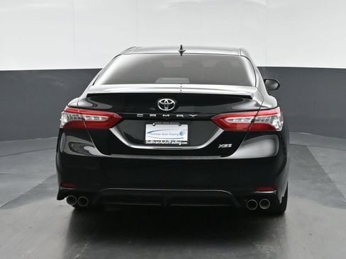 Used 2019 Toyota Camry XSE image 6