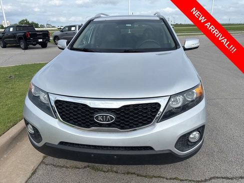 Used 2012 Kia Sorento EX w/ EX V6 Premium Pkg image 2