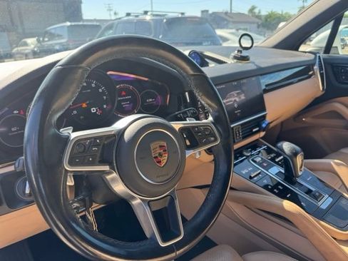 Used 2021 Porsche Cayenne AWD/4WD image 10