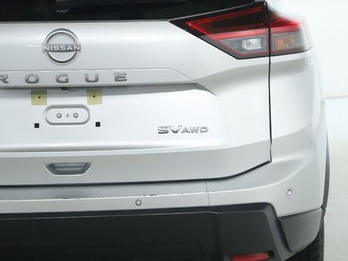 Used 2024 Nissan Rogue SV image 44