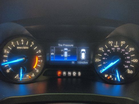 Used 2017 Ford Explorer XLT image 23