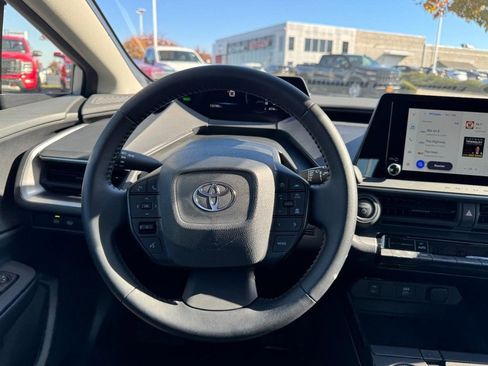 Used 2025 Toyota Prius LE image 12