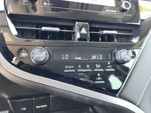 Used 2022 Toyota Camry SE FWD image 28