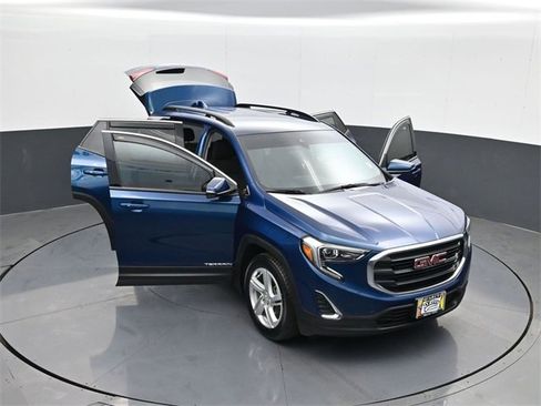 Used 2020 GMC Terrain SLE w/ Driver Convenience Package image 29