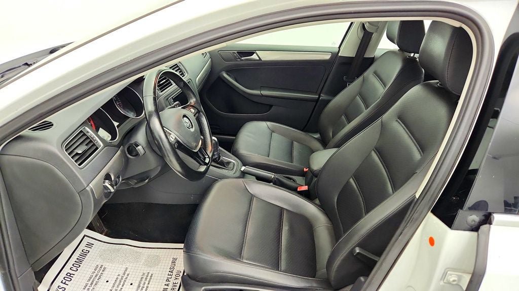 Used 2018 Volkswagen Jetta SE FWD image 19
