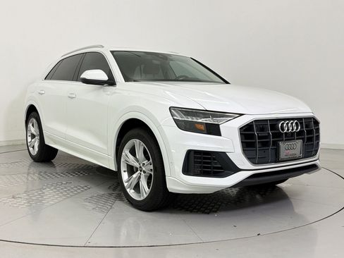 Used 2023 Audi Q8 Premium w/ Convenience Package AWD/4WD image 7